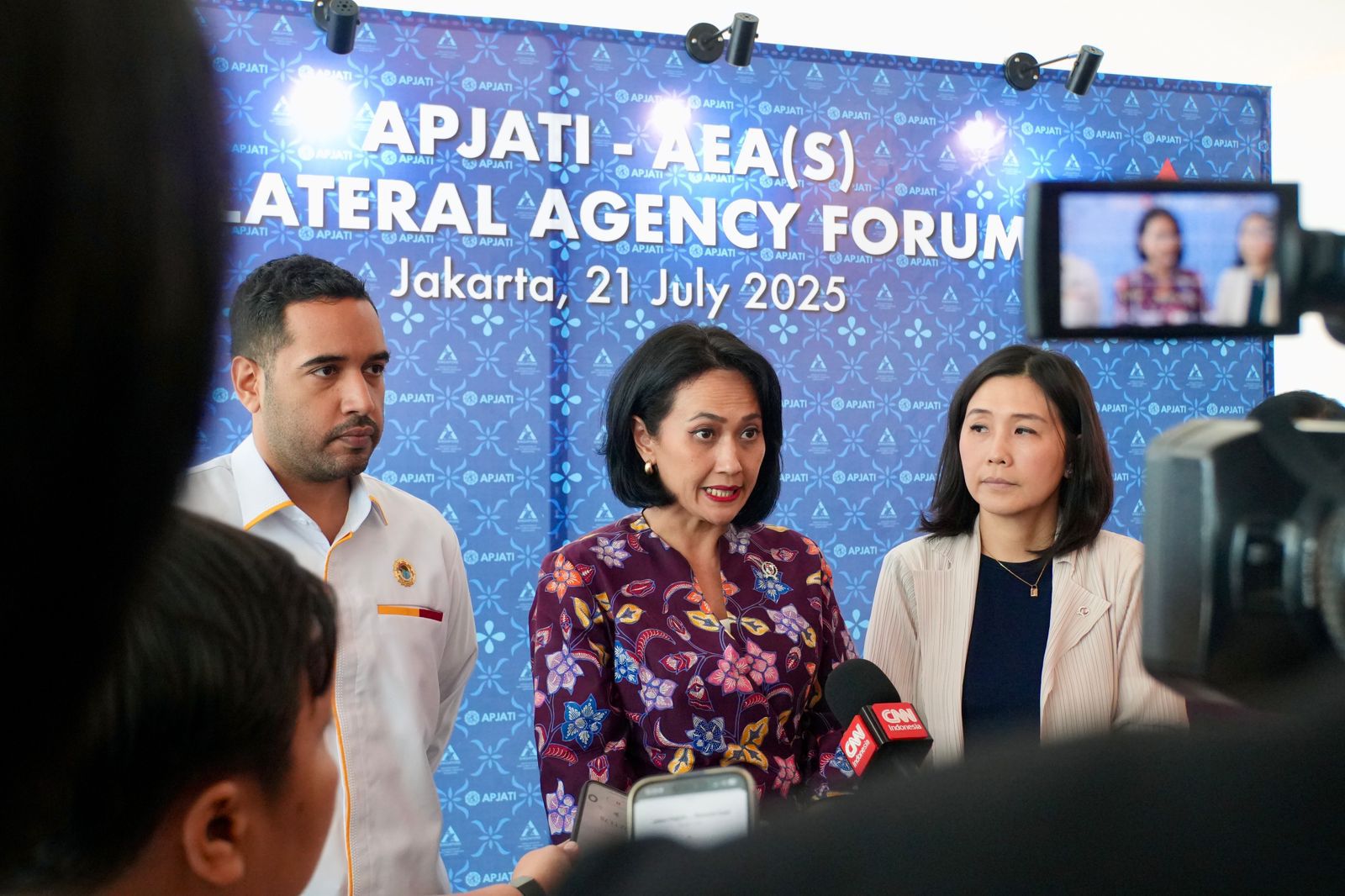 Pertemuan Wamen Christina–Sekjen Kemenhub: E-PMI Gratis hingga Satgas Pengawasan Pelaut Migran Wakil Menteri Pelindungan Pekerja Migran Indonesia (Wamen P2MI), Christina Aryani menerima kunjungan Sekjen Kementerian Perhubungan. (BeritaNasional/Elvis Sendouw/HO Hms P2MI)