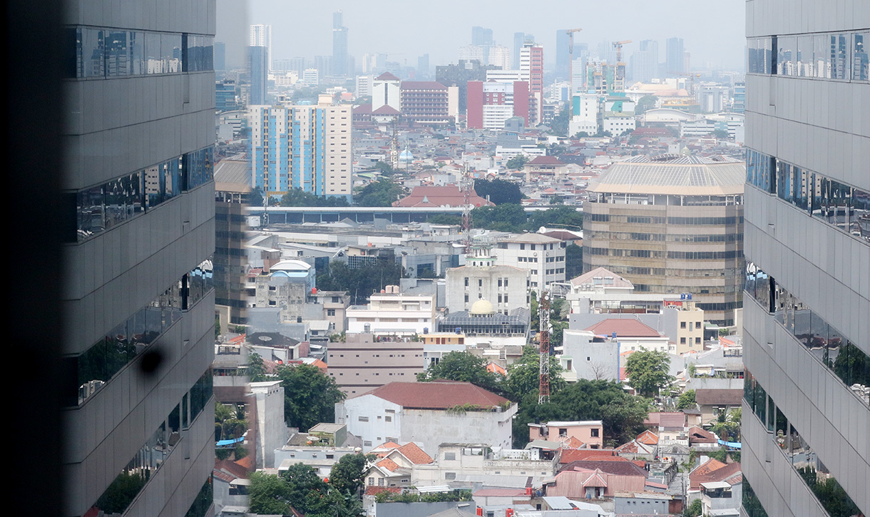 Suasana gedung bertingkat di Jakarta,Kamis (5/2/2026). (Beritanasional.com/Oke Atmaja)