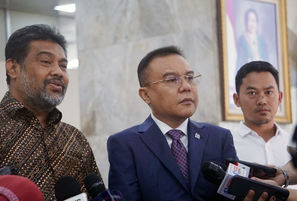 Ketua Harian DPP Gerindra yang juga Wakil Ketua DPR RI Sufmi Dasco Ahmad saat memberikan keterangan kepada wartawan terkait Pilkada 2024. (BeritaNasional/Elvis Sendouw)