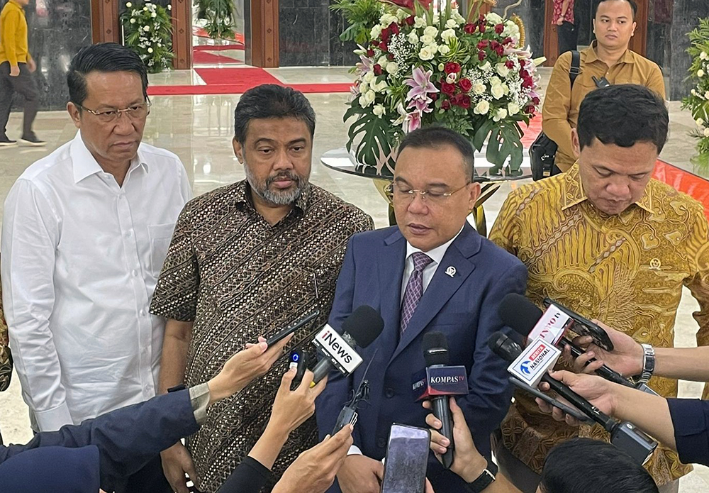 Ketua Harian DPP Gerindra yang juga Wakil Ketua DPR RI Sufmi Dasco Ahmad saat memberikan keterangan kepada wartawan terkait Pilkada 2024. (BeritaNasional/Elvis Sendouw)