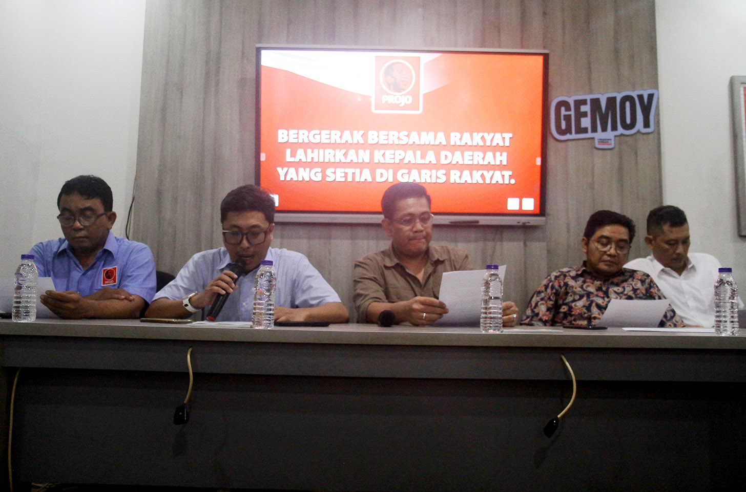 DPP Projo menggelar konferensi pers terkait Ormas Projo pada pilkada serentak 2024 di Kantor DPP Projo Jakarta, Jumat (28/6/2024). (BeritaNasional.com/Oke Atmaja)