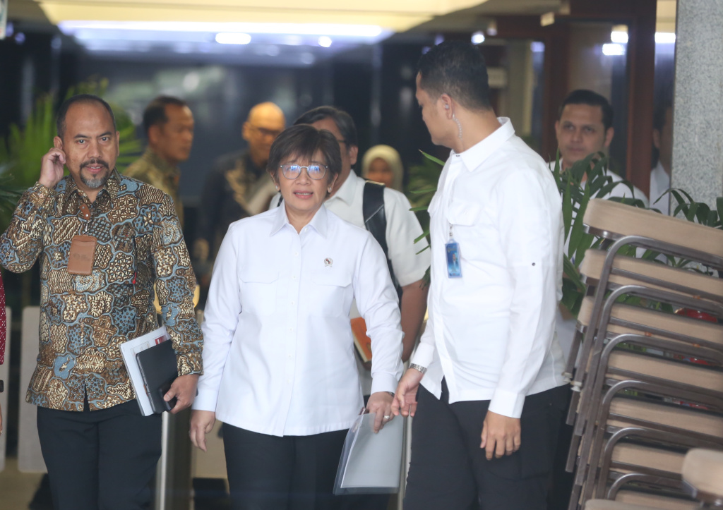 Wakil Kepala BGN Agustina Arumsari, didampingi Deputi Pencegahan dan Monitoring KPK Aminuddin, usai menggelar pertemuan dengan pimpinan KPK di Gedung Merah Putih KPK, Jakarta, Selasa (7 Juli 2026). (Beritanasional.com/Oke Atmaja)