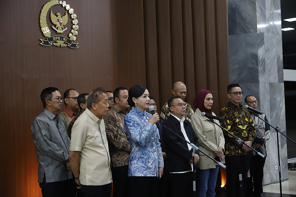 Pimpinan DPR terima OJK dan Bursa Efek Indonesia bahas penguatan pasar modal. (BeritaNasional/Elvis Sendouw)