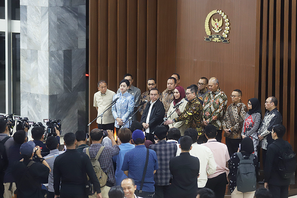 Pimpinan DPR terima OJK dan Bursa Efek Indonesia bahas penguatan pasar modal. (BeritaNasional/Elvis Sendouw)