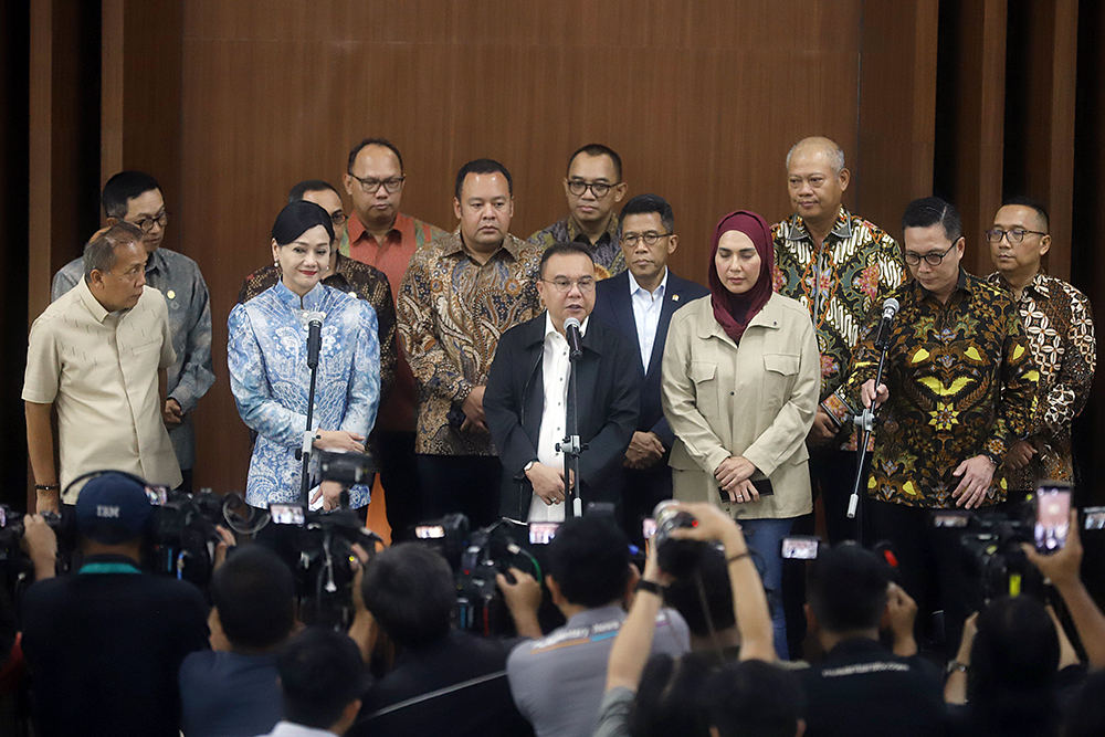 Pimpinan DPR terima OJK dan Bursa Efek Indonesia bahas penguatan pasar modal. (BeritaNasional/Elvis Sendouw)