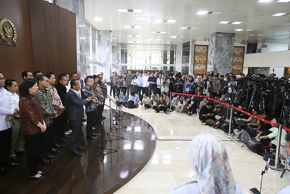 Pimpinan DPR bersama pemerintah gelar rapat koordinasi bahas ekonomi nasional. (BeritaNasional/Elvis Sendouw)