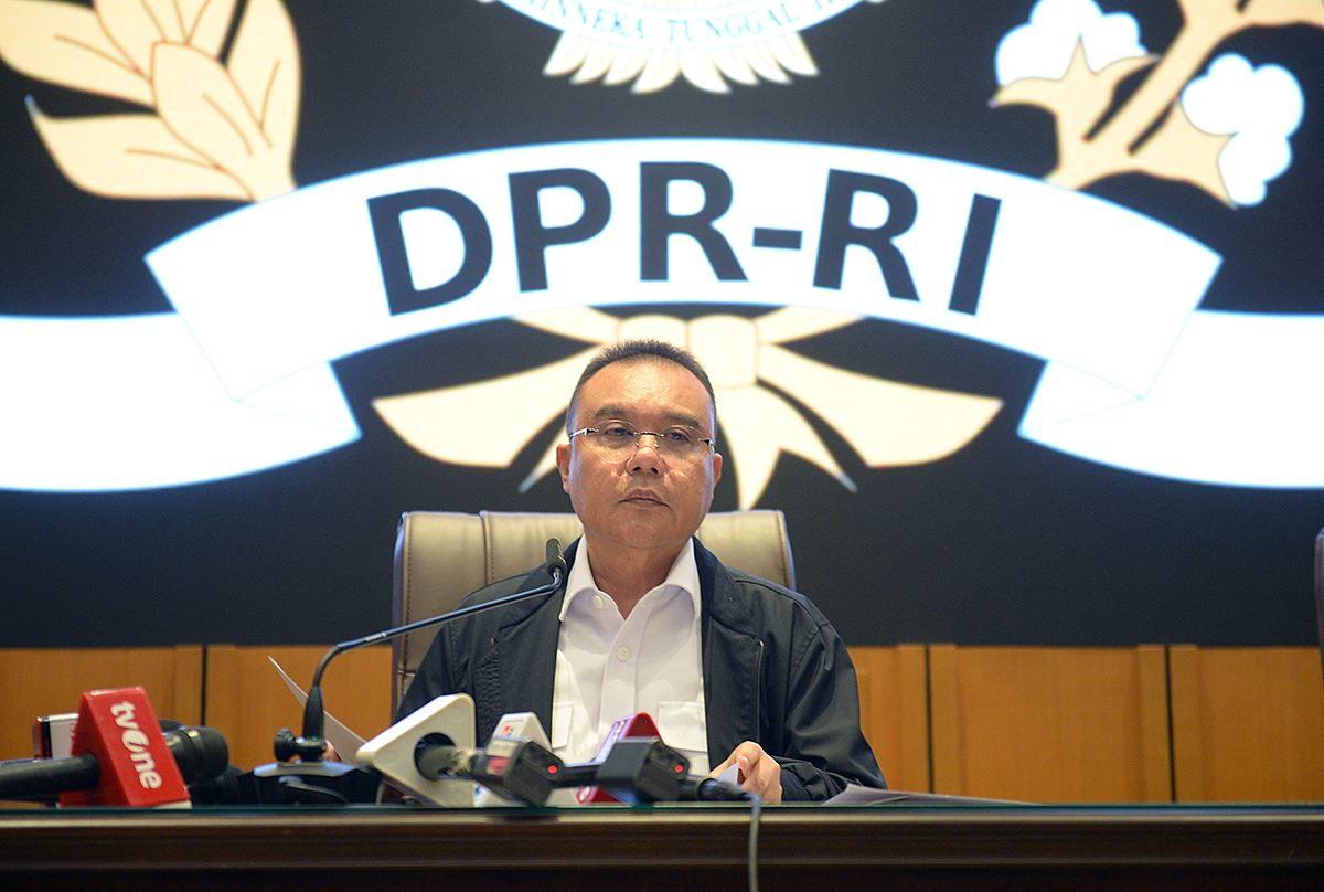Pimpinan DPR Tanggapi 17+8 Tuntutan Rakyat Tiga Pimpinan DPR memberikan keterangan untuk menaggapi 17+8 tuntutan rakyat . (BeritaNasional/Elvis Sendouw)