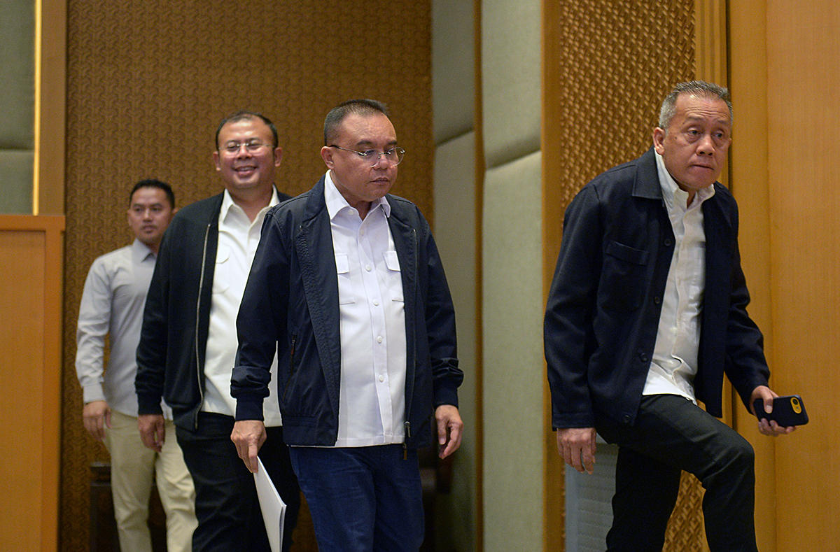 Pimpinan DPR Tanggapi 17+8 Tuntutan Rakyat Tiga Pimpinan DPR memberikan keterangan untuk menaggapi 17+8 tuntutan rakyat . (BeritaNasional/Elvis Sendouw)