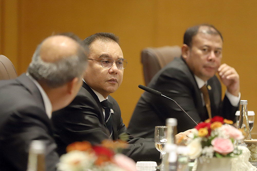 Pimpinan DPR menerima audiensi Asosiasi Kepala Desa Seluruh Indonesia (AKSI). (BeritaNasional/Elvis Sendouw)