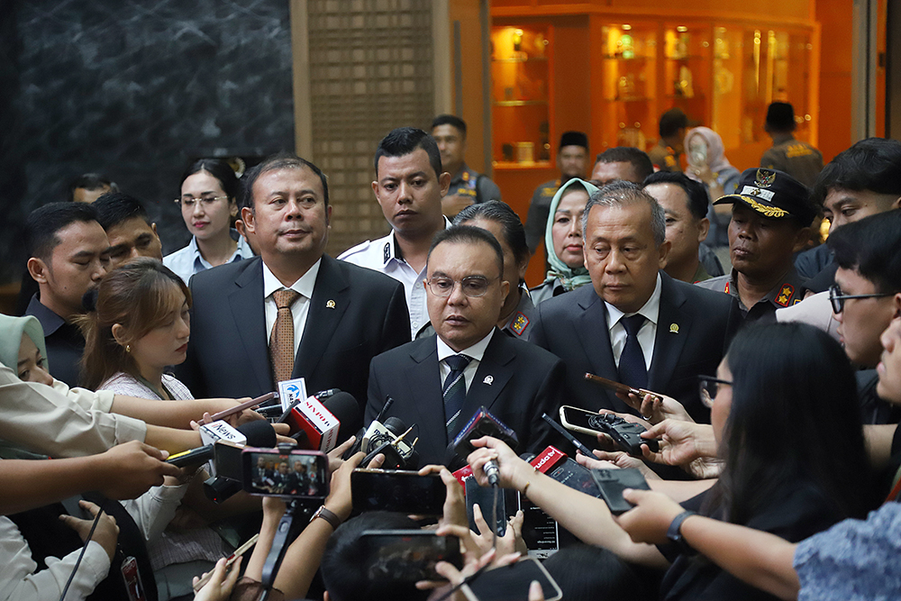 Pimpinan DPR menerima audiensi Asosiasi Kepala Desa Seluruh Indonesia (AKSI). (BeritaNasional/Elvis Sendouw)