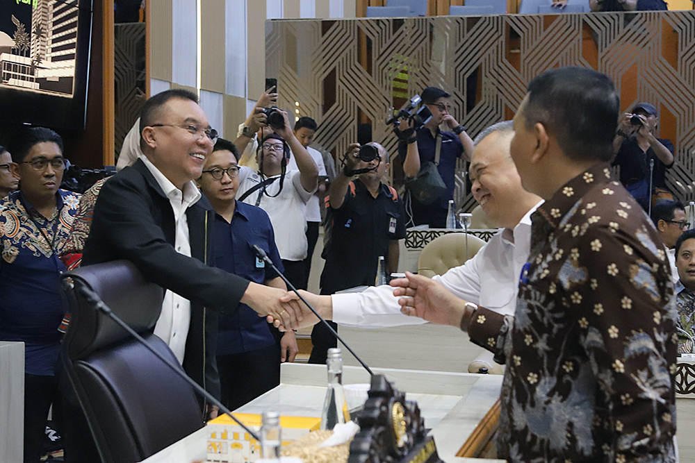 Pimpinan DPR Terima Audiensi Asosiasi Pengemudi Independen dan Asosiasi Rumah Berdaya Pengemudi Indonesia Pimpinan DPR menerima Asosiasi Pengemudi Independen dan Asosiasi Rumah Berdaya Pengemudi Indonesia. (BeritaNasional/Elvis Sendouw)