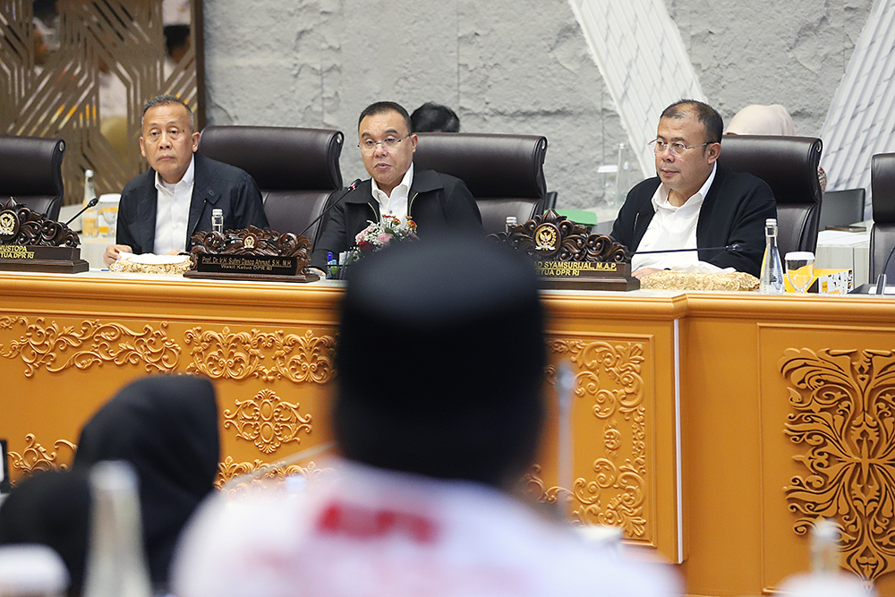 Pimpinan DPR Terima Audiensi Asosiasi Pengemudi Independen dan Asosiasi Rumah Berdaya Pengemudi Indonesia Pimpinan DPR menerima Asosiasi Pengemudi Independen dan Asosiasi Rumah Berdaya Pengemudi Indonesia. (BeritaNasional/Elvis Sendouw)