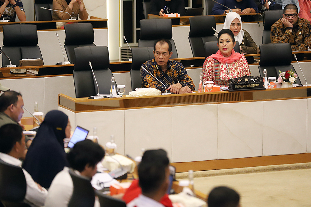 Wakil Ketua DPR RI Sufmi Dasco Ahmad, Wakil Ketua DPR RI Saan Mustopa, dan Wakil Ketua DPR RI Cucun Ahmad Syamsurijal menerima audiensi dengan Koalisi Nasional Reforma Agraria. (BeritaNasional/Elvis Sendouw)