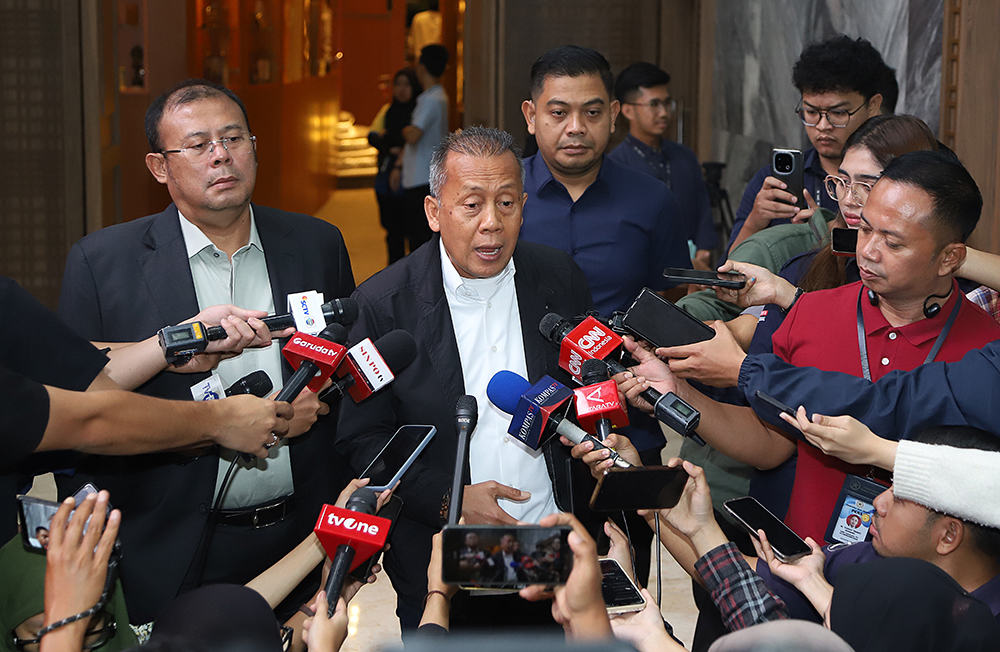 Pimpinan DPR Terima Audiensi Serikat Pekerja Angkutan Indonesia Pimpinan DPR RI audiensi dengan serikat pekerja angkutan Indonesia. (BeritaNasional/Elvis Sendouw)