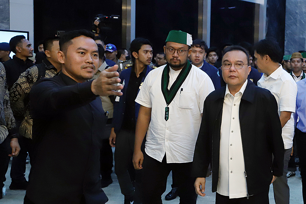 Pimpinan DPR RI terima massa aksi elemen mahasiswa di ruang  Abdul Muis, Nusantara, Kompleks Parlemen, Jakarta, Jumat (19/6/2026). (BeritaNasional/Elvis Sendouw)