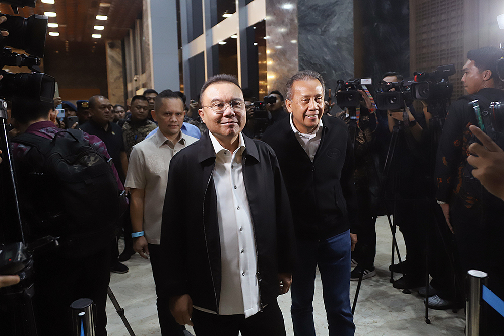 Pimpinan DPR RI terima massa aksi elemen mahasiswa di ruang  Abdul Muis, Nusantara, Kompleks Parlemen, Jakarta, Jumat (19/6/2026). (BeritaNasional/Elvis Sendouw)