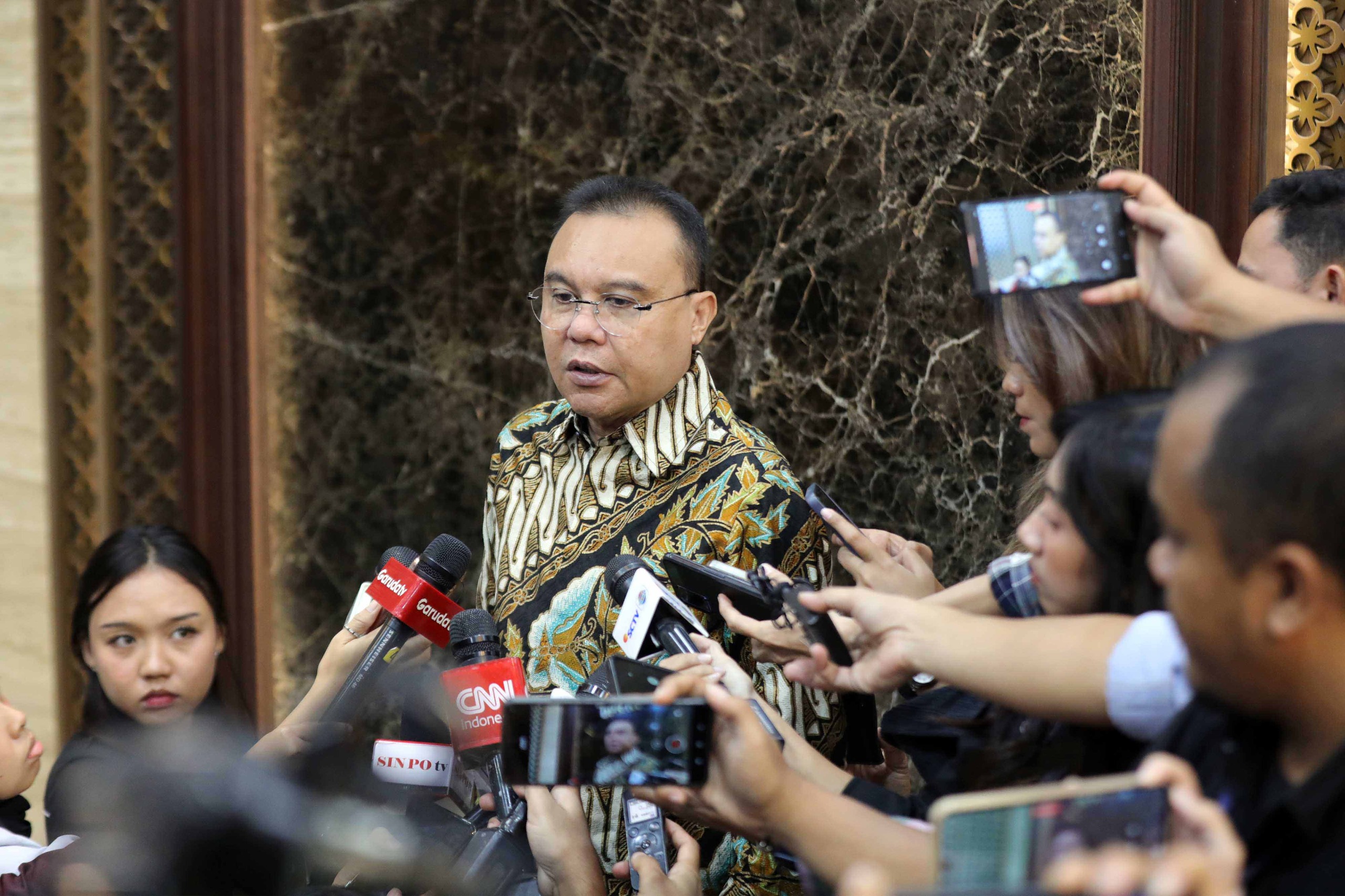 Pimpinan DPR Terima Serikat Pekerja dan Pensiunan PT pos Indonesia Ketua DPR RI Sufmi Dasco Ahmad menerima kunjungan Serikat Pekerja PT POS Indonesia. (BeritaNasional/Elvis Sendouw/HO SP)