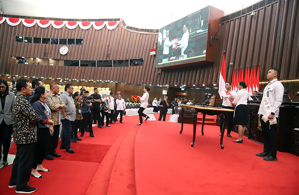 Pimpinan MPR RI dan DPR RI tinjau persiapan sidang tahunan yang akan digelar besok 16 Agustus 2024. (BeritaNasional/Elvis Sendouw)