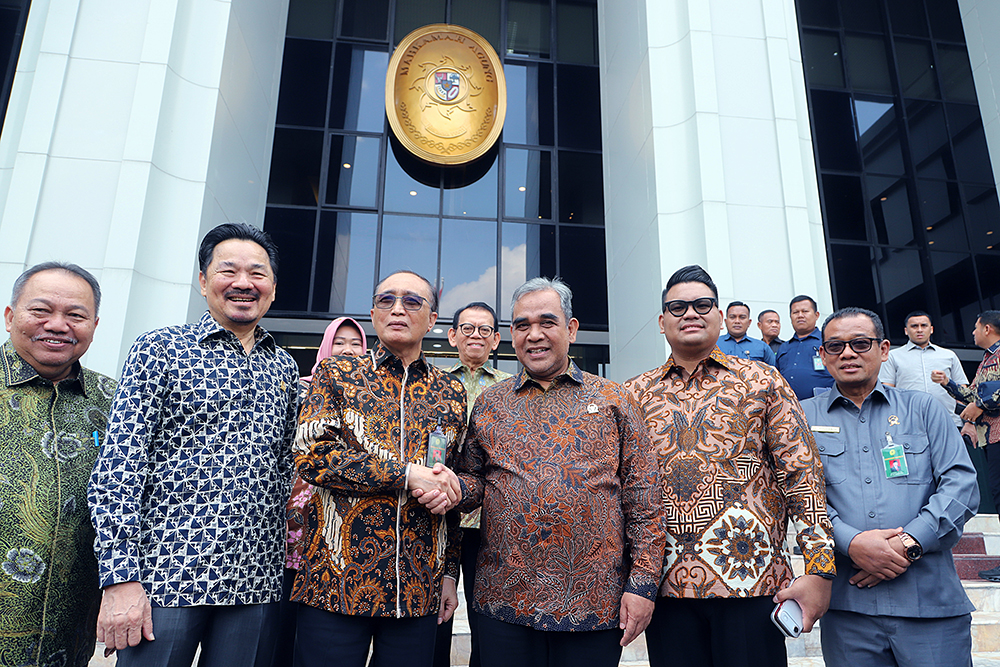 Ketua MPR Ahmad Muzani melakukan silaturahmi kebangsaan temui Ketua Mahkamah Agung. (BeritaNasional/Elvis Sendouw)