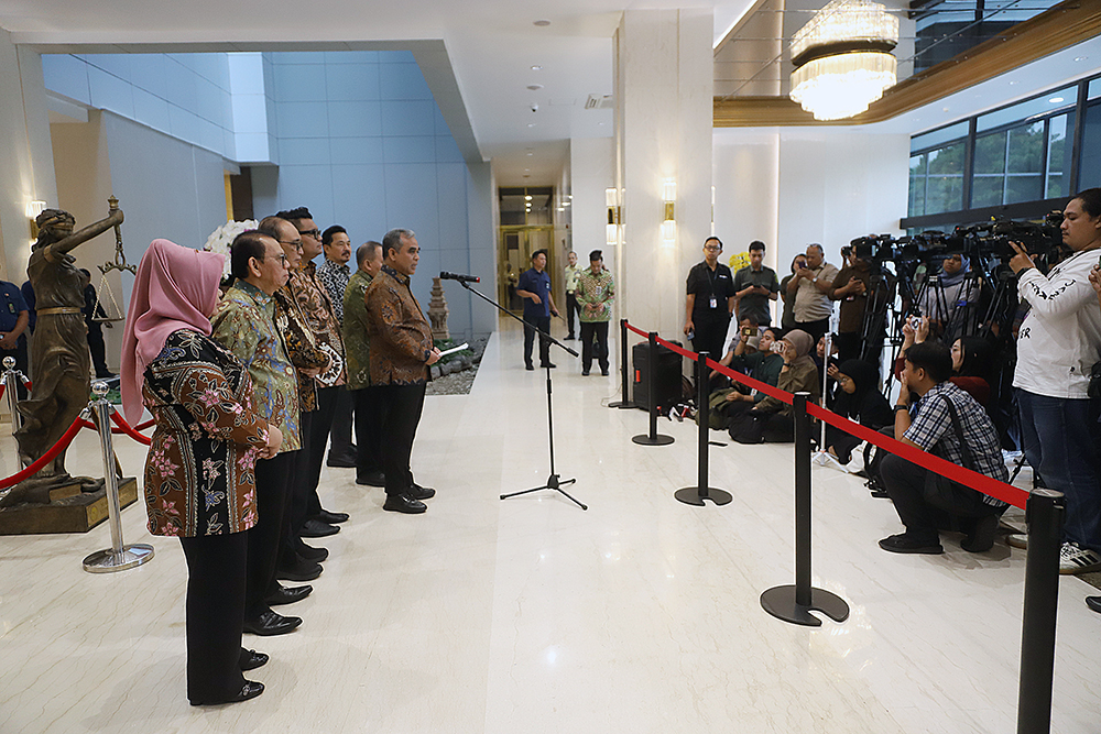 Ketua MPR Ahmad Muzani melakukan silaturahmi kebangsaan temui Ketua Mahkamah Agung. (BeritaNasional/Elvis Sendouw)