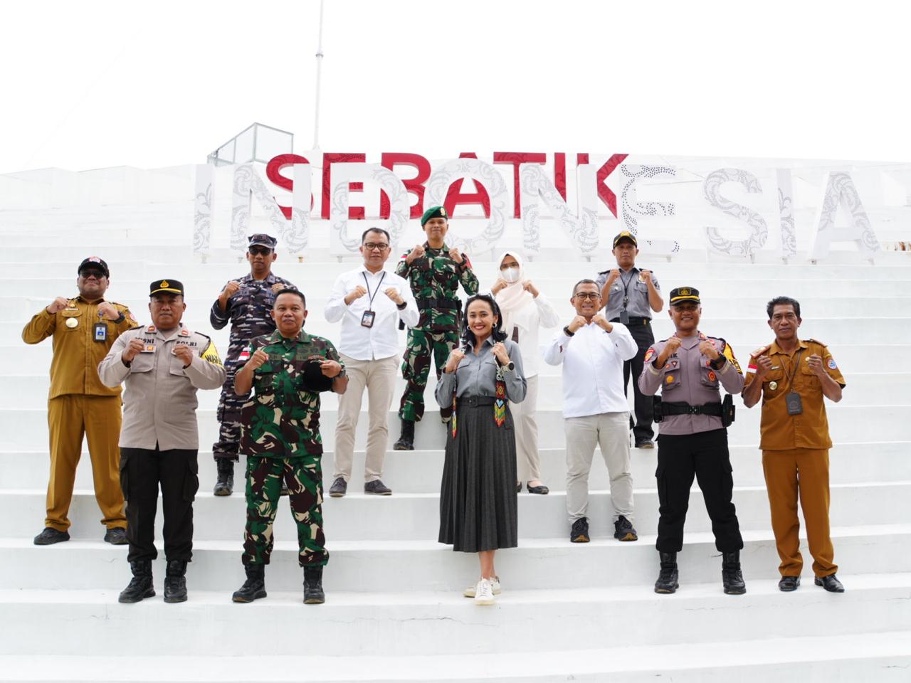 PLBN Sebatik Jadi Kunci Pengawasan Perbatasan, Wamen Christina Dorong Segera Dibuka Wamen Christina Aryan meninjau PLBN Sebatik di Kabupaten Nunukan, Kalimantan Utara (BeritaNasional/Elvis Sendouw/HO Hms P2MI)