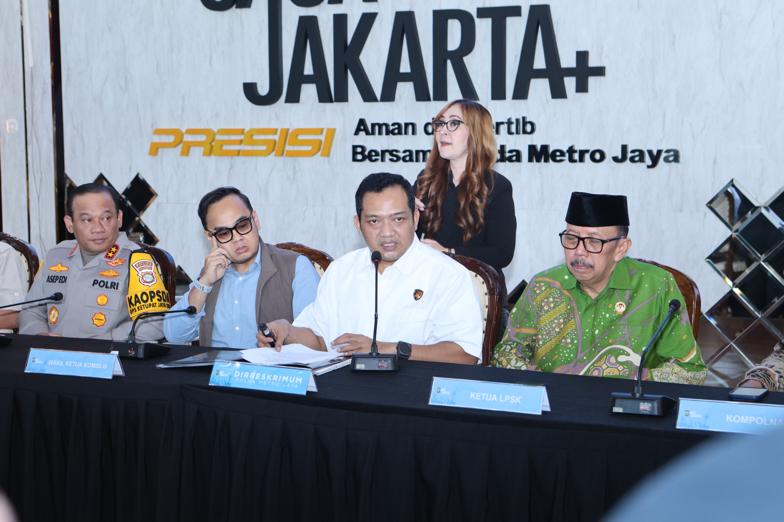 Polda Metro Jaya memberikan keterangan terkait kasus penyiraman cairan berbahaya (air keras) terhadap aktivis KontraS. (BeritaNasional/Elvis/HO)