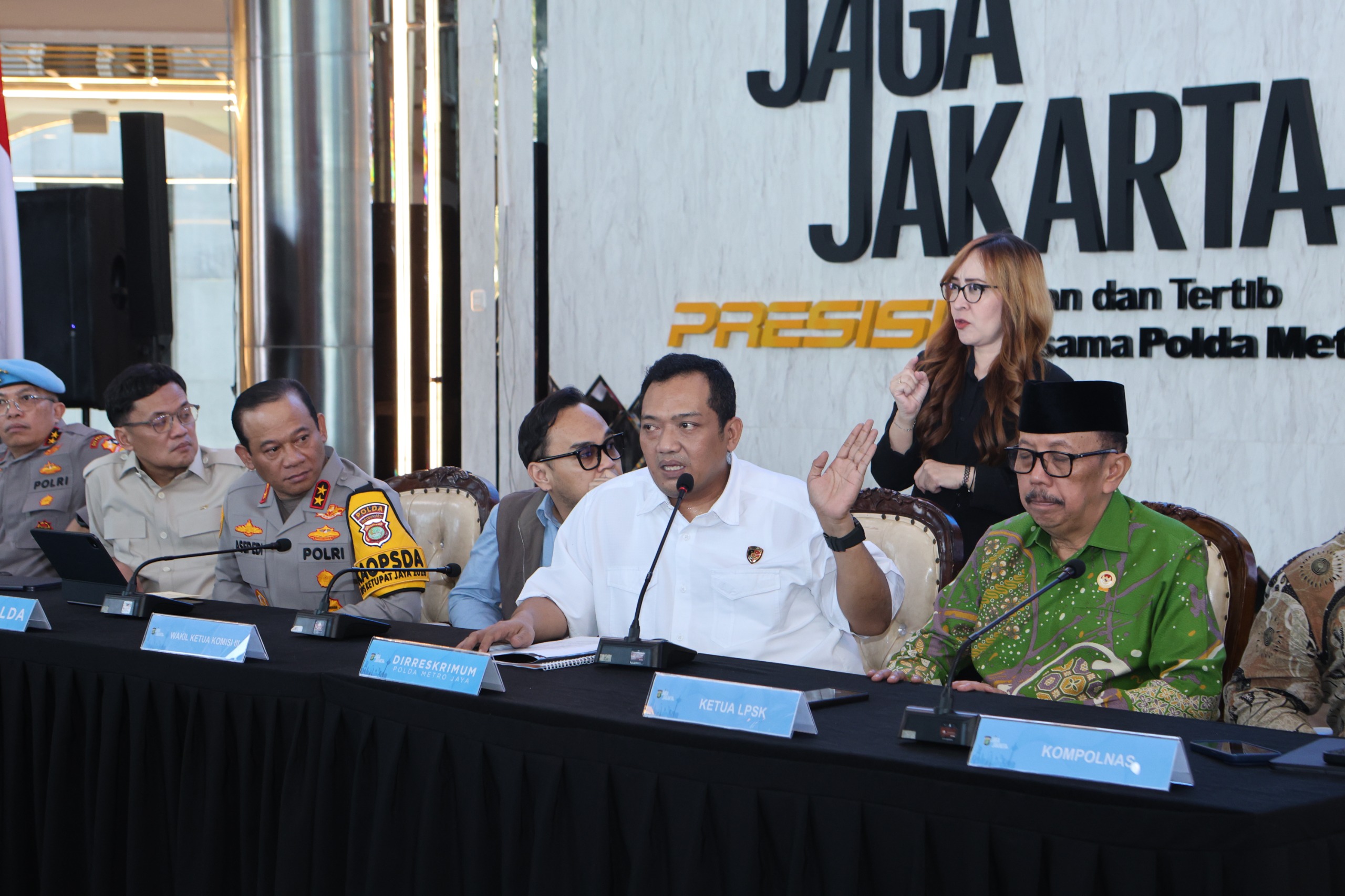 Polda Metro Jaya memberikan keterangan terkait kasus penyiraman cairan berbahaya (air keras) terhadap aktivis KontraS. (BeritaNasional/Elvis/HO)