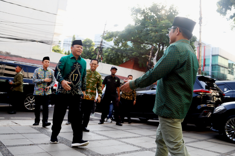 Plt Ketua Umum PPP Mardiono sambangi  Ketua Umum PKB Muhaimin Iskandar  bahas Pilkada,. (BeritaNasional/Elvis Sendouw)