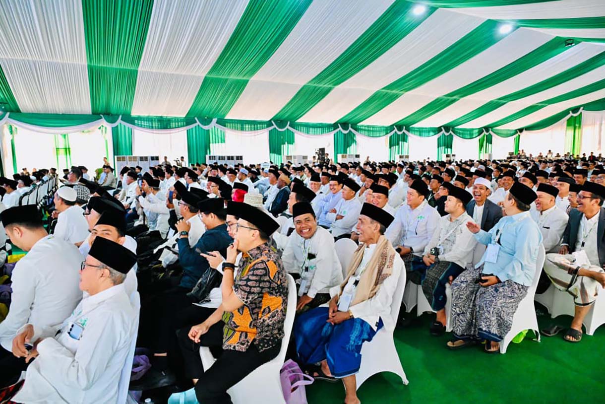 Presiden Prabowo Subianto berpidato saat menghadiri penutupan Musyawarah Nasional Alim Ulama dan Konferensi Besar Nahdlatul Ulama (NU) di IAI Syachona Mohammad Cholil, Bangkalan, Jawa Timur, Selasa (23/6/2026).  (Beritanasional.com/Oke Atmaja)