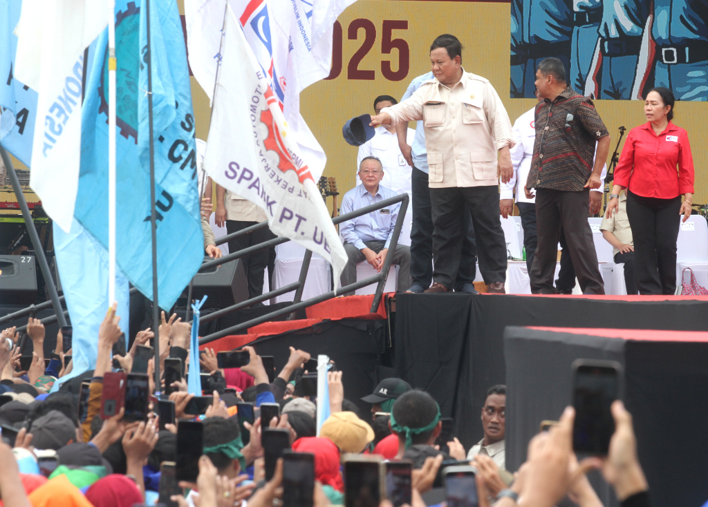 Presiden Prabowo Subianto menghadiri peringatan Hari Buruh Internasional atau May Day di Lapangan Monas, Jakarta, Kamis (1/5/2025). (Berita nasional.com/Oke Atmaja)