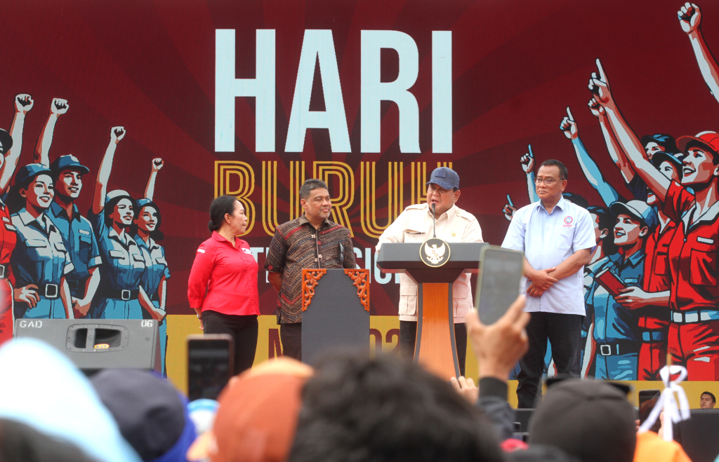 Presiden Prabowo Subianto menghadiri peringatan Hari Buruh Internasional atau May Day di Lapangan Monas, Jakarta, Kamis (1/5/2025). (Berita nasional.com/Oke Atmaja)