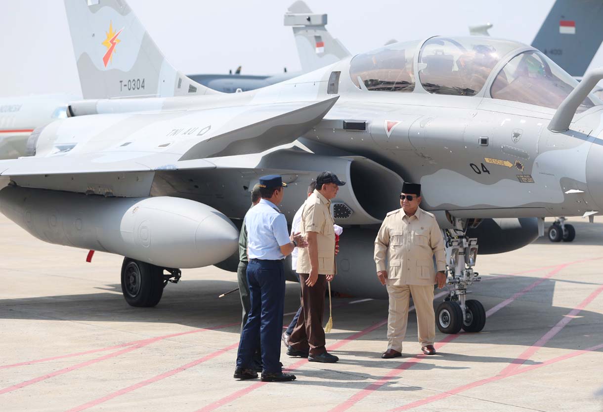 Presiden Prabowo Subiantomenyerahkan alutsista baru dari Pemerintah kepada TNI di Lanud Halim Perdanakusuma, Jakarta, Senin (18/5/2026).  (Beritanasional.com/Oke Atmaja)