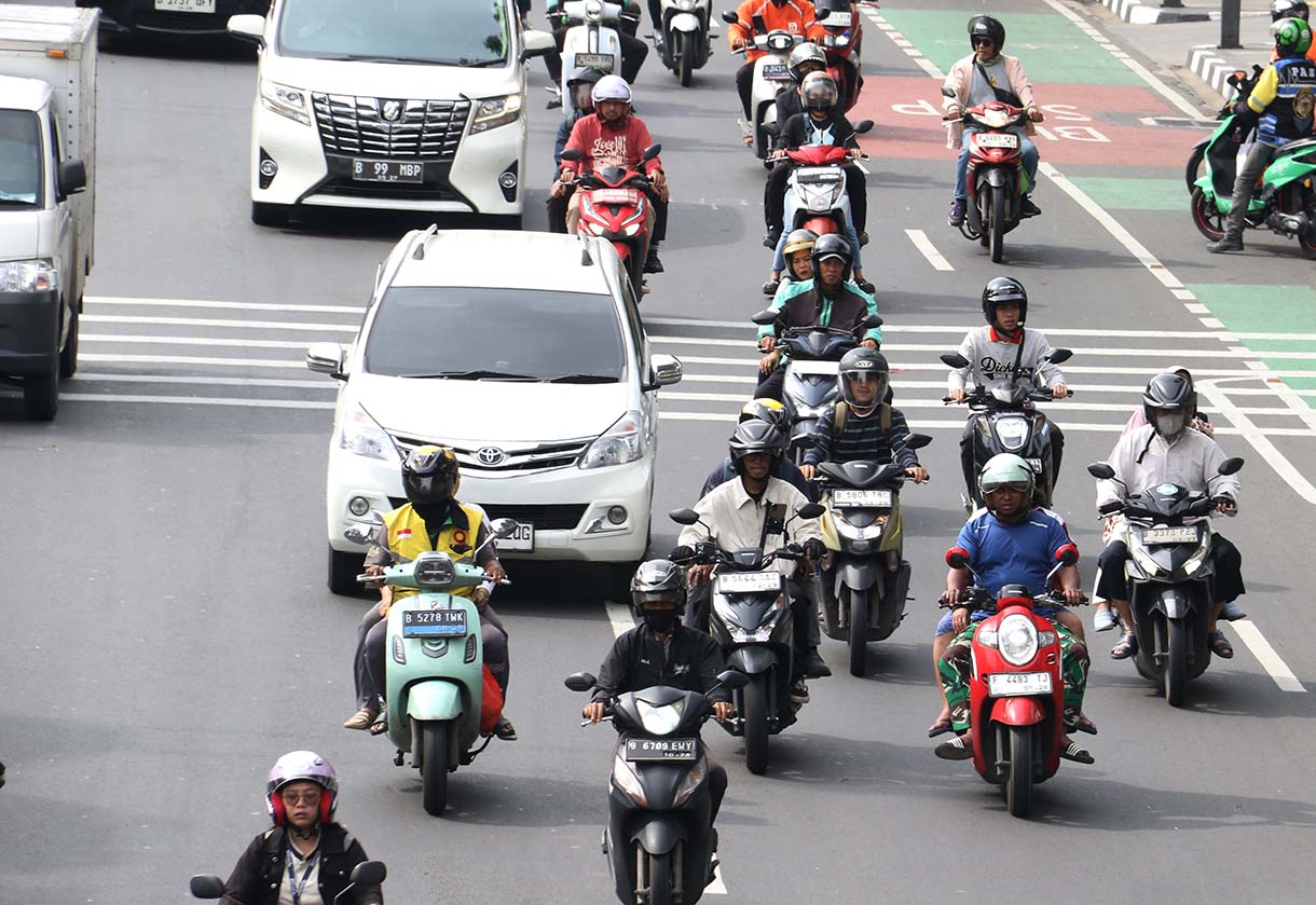 Kendaraan melintas di Kawasan Jalan Kenari, Jakarta, Selasa (7/10/2025).  (Beritanasional.com/Oke Atmaja)