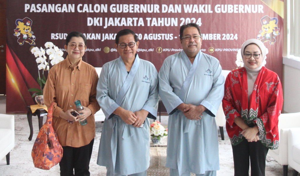 Bakal Calon Gubernur DKI Jakarta Pramono Anung bersama bakal calon Wakil Gubernur DKI Jakarta Rano Karno saat bersiap melakukan tes kesehatan di Rumah Sakit Umum Daerah Tarakan, Tanah Abang, Jakarta Pusat, Jumat (30/8/2024).  (Berita Nasional.com/Oke Atmaja)