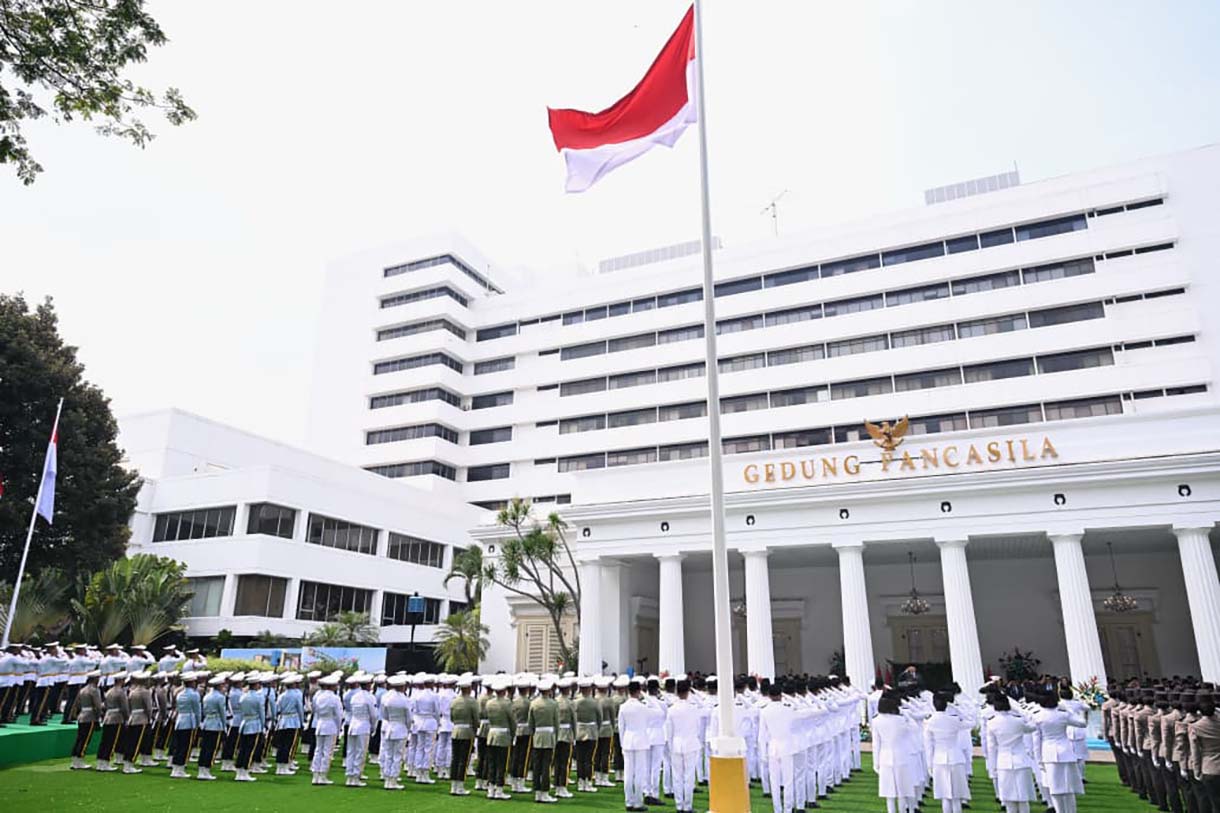 Presiden Prabowo Subianto menyampaikan pidatonya saat upacara peringatan Hari Lahir Pancasila di Lapangan Gedung Pancasila, kompleks Kementerian Luar Negeri, Jakarta, Senin (1/6/2026). (Biropers)