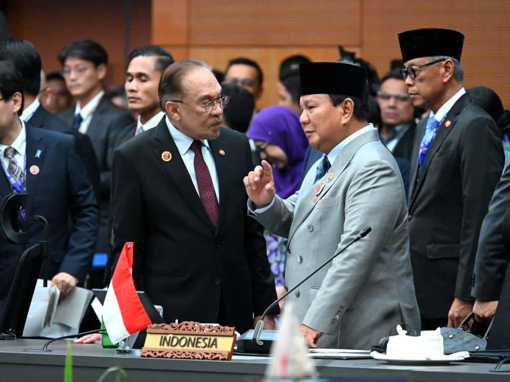 Presiden Prabowo: ASEAN–Jepang Adalah Jangkar Perdamaian dan Stabilitas Indo-Pasifik Presiden Republik Indonesia Prabowo Subianto menghadiri Konferensi Tingkat Tinggi (KTT) ke-28 ASEAN–Jepang yang digelar di Kuala Lumpur Convention Centre (KLCC), Malaysia.  (BeritaNasional/Elvis/HO Kris - Biro Pers Sekretariat Presiden)