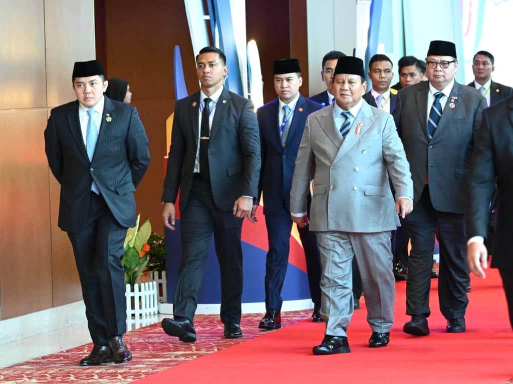 Presiden Prabowo: ASEAN–Jepang Adalah Jangkar Perdamaian dan Stabilitas Indo-Pasifik Presiden Republik Indonesia Prabowo Subianto menghadiri Konferensi Tingkat Tinggi (KTT) ke-28 ASEAN–Jepang yang digelar di Kuala Lumpur Convention Centre (KLCC), Malaysia.  (BeritaNasional/Elvis/HO Kris - Biro Pers Sekretariat Presiden)