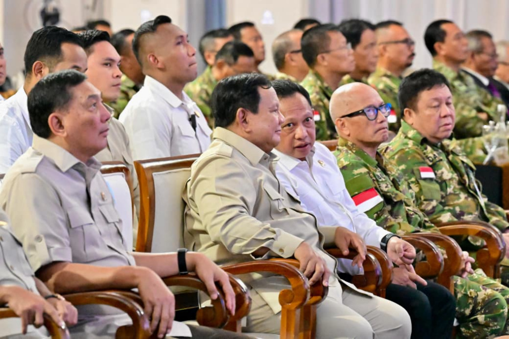 Presiden Prabowo Subianto memberikan arahan tertutup pada saat retreat dan kursus pemantapan Ketua DPRD seluruh Indonesia, di Akademi Militer, Magelang, Sabtu (18/4/2026). (Beritanasional.com/Oke Atmaja)