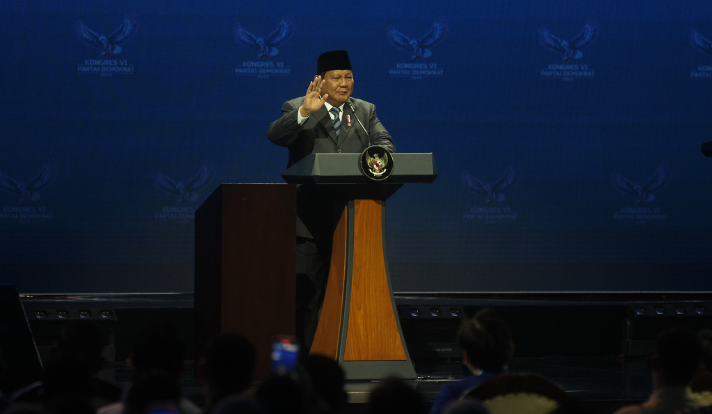 Presiden Prabowo Subianto menyampaikan pidato sambutannya dalam penutupan Kongres VI Partai Demokrat di Jakarta, Selasa (25/2/2025). (Berita nasional.com/Oke Atmaja)