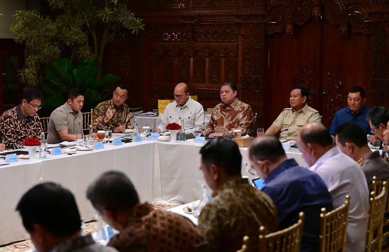 Presiden Prabowo panggil sejumlah anggota kabinet Merah Putih untuk bahas Ketahanan Pangan, MBG dan Energi. (BeritaNasional/Elvis Sendouw/Setpres)