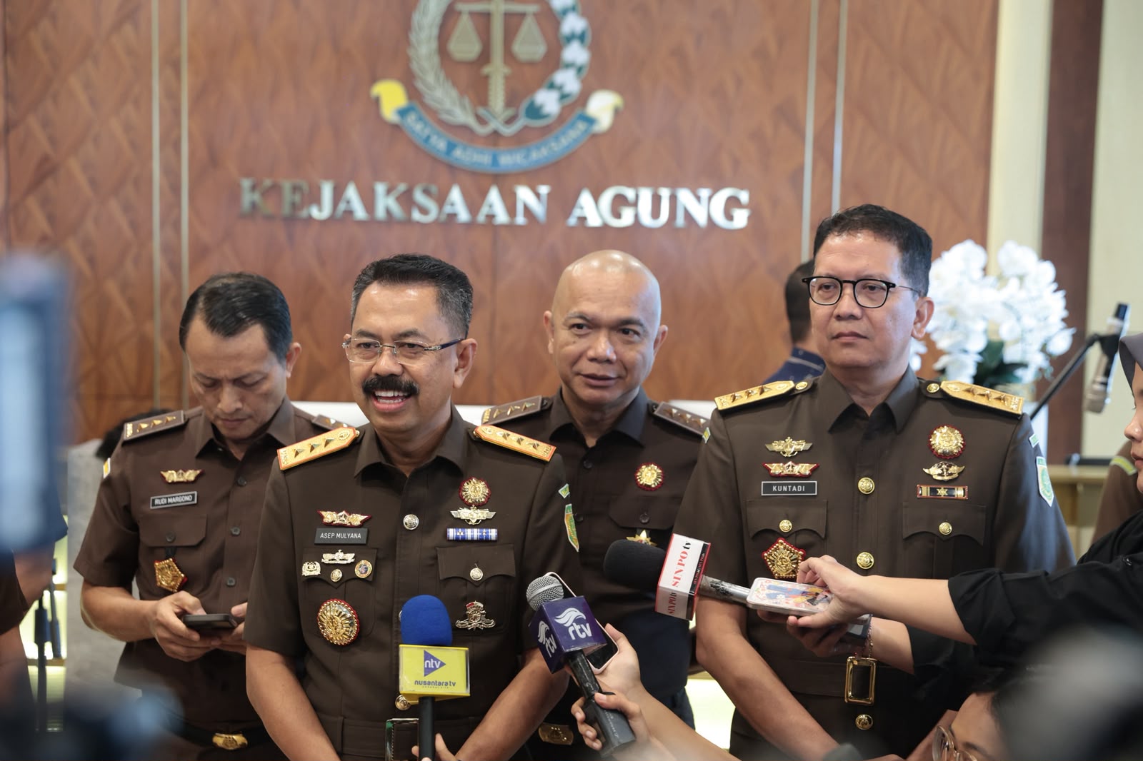 Presiden Prabowo Subianto menetapkan lima pejabat pimpinan tinggi madya baru di lingkungan Kejaksaan Agung . (BeritaNasional/Elvis Sendouw)