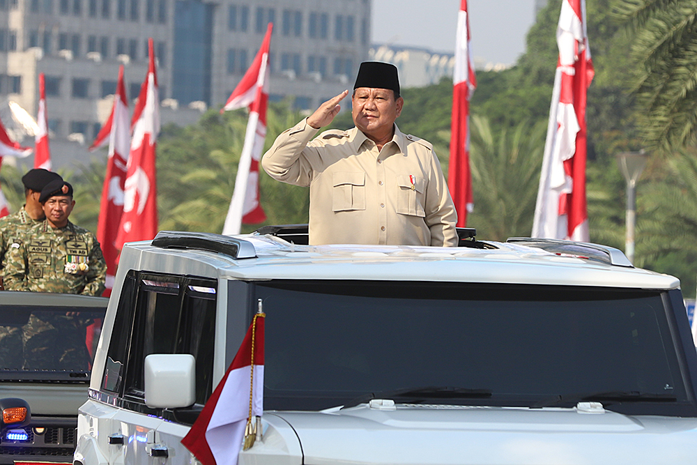 Presiden Prabowo Subianto  melaksanakan inspeksi pasukan dalam upacara HUT ke-80 TNI. (BeritaNasional/Elvis Sendouw)