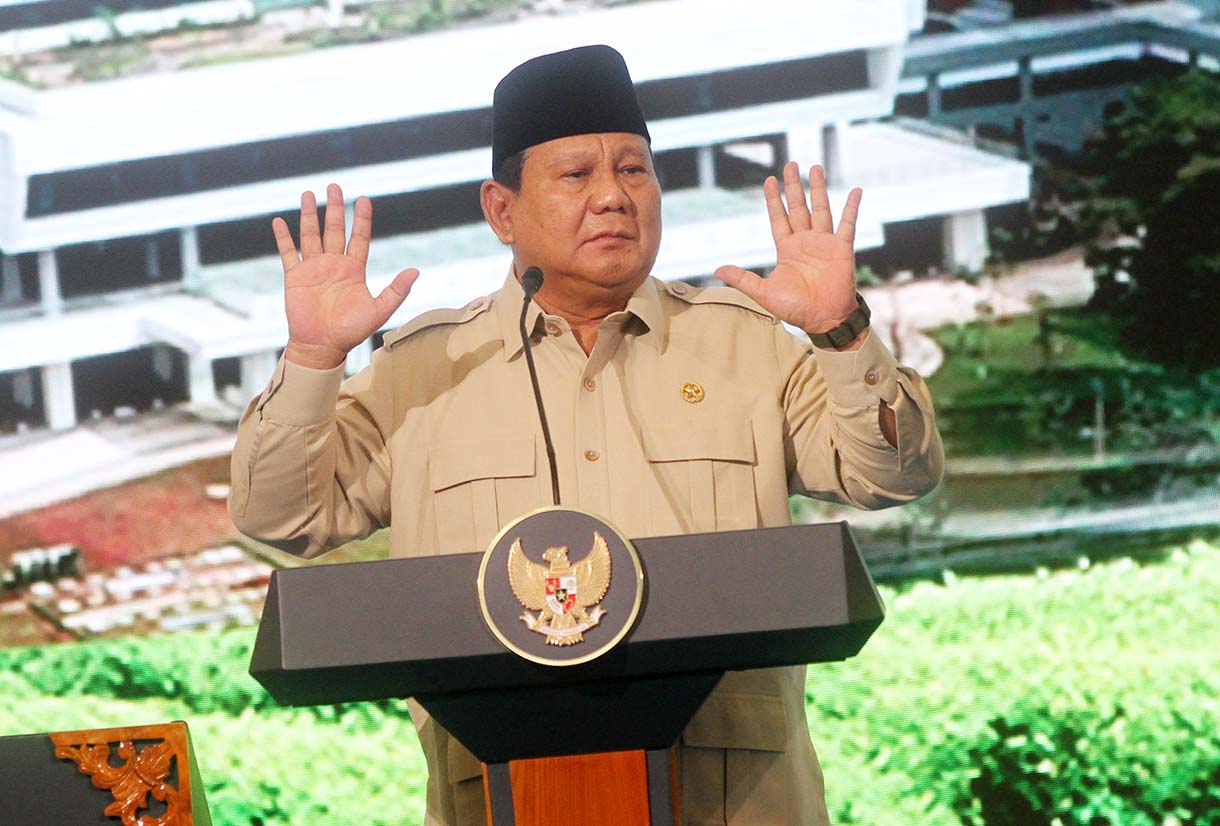 Presiden Prabowo Subianto saat meresmikan Gedung Layanan Terpadu dan Institut Neurosains Nasional RSPON Prof. Dr. dr. Mahar Mardjono. (Beritanasional/Oke Atmaja)