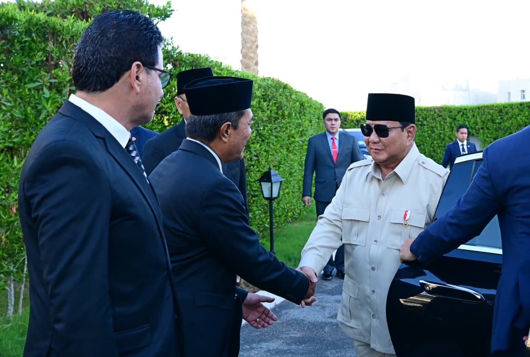 Presiden RI Prabowo Subianto Hadiri KTT Perdamaian Sharm El-Sheikh Presiden RI Prabowo Subianto hadiri KTT Perdamaian Sharm El-Sheikh. (BeritaNasional/Elvis/HO Biro Pers Sekretariat Presiden)