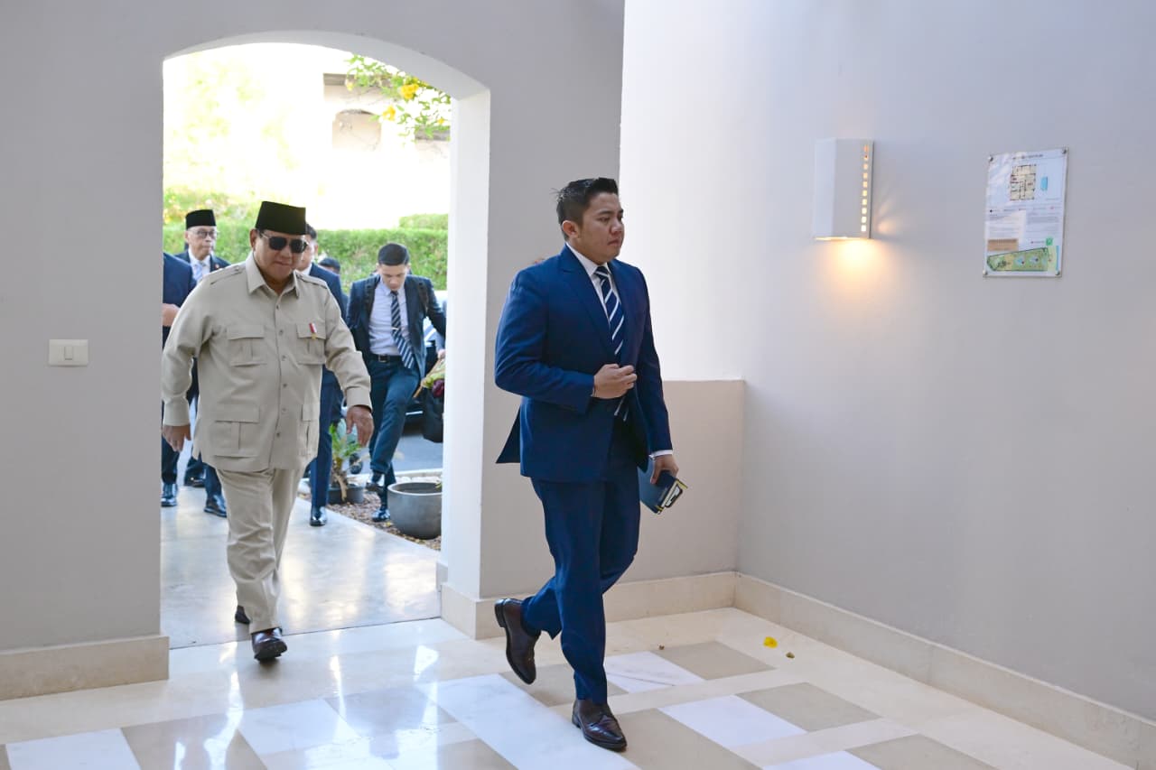 Presiden RI Prabowo Subianto Hadiri KTT Perdamaian Sharm El-Sheikh Presiden RI Prabowo Subianto hadiri KTT Perdamaian Sharm El-Sheikh. (BeritaNasional/Elvis/HO Biro Pers Sekretariat Presiden)