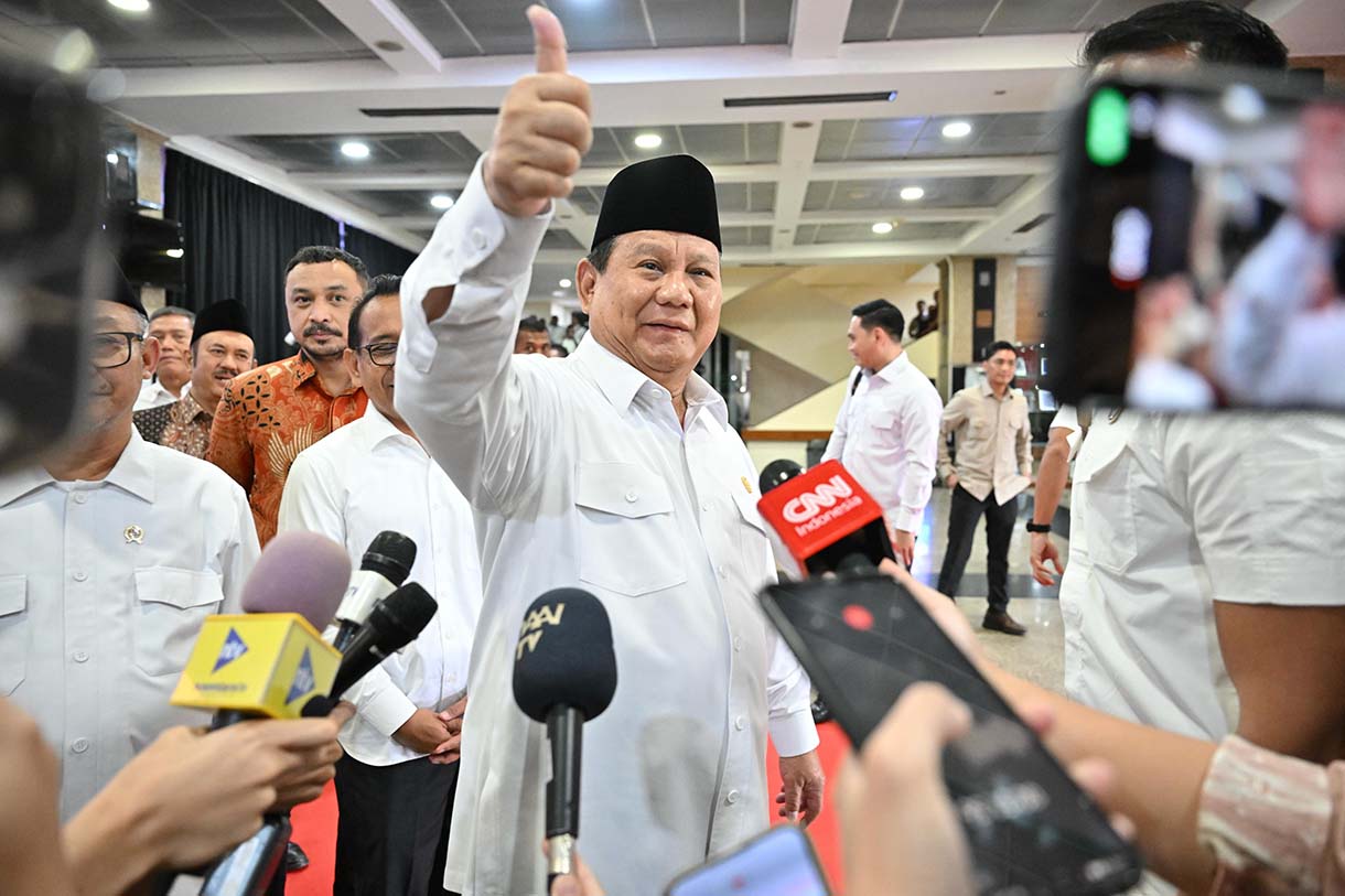 Presiden Prabowo Subianto memberikan sambutan saat mengumumkan penyaluran tunjangan guru ASN daerah ke rekening guru di Plaza Insan Berprestasi, Gedung Kemendikdasmen, Jakarta, Kamis (13/3/2025).  (Foto: Cahyo - Biro Pers Sekretariat Presiden)