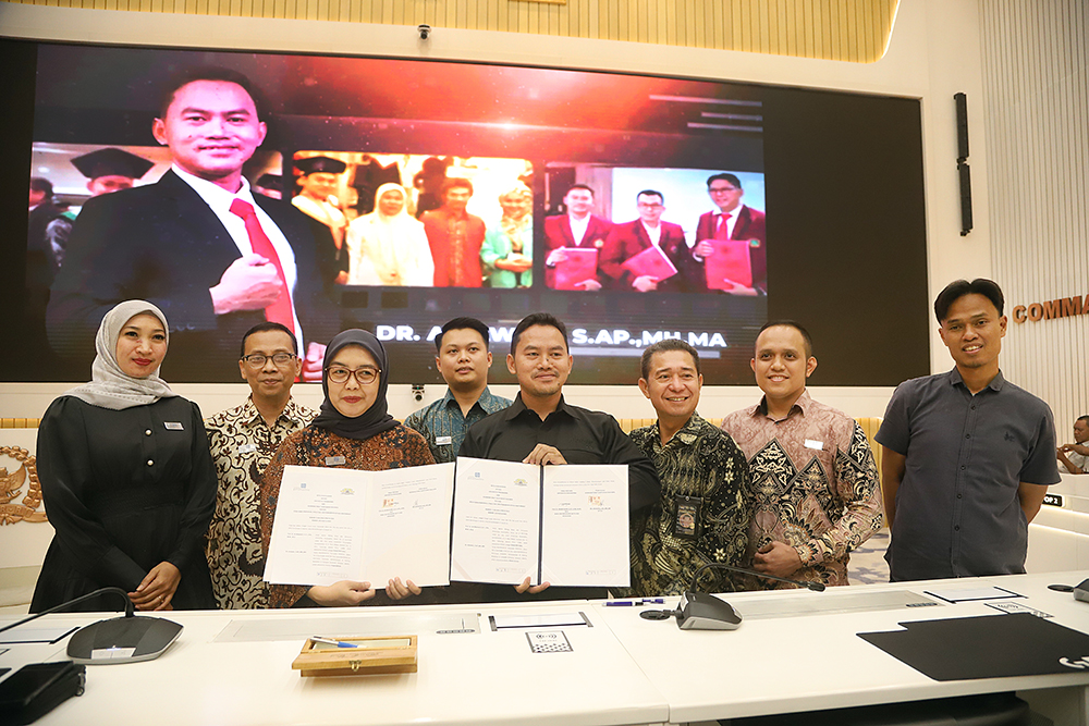 Koordinatoriat Wartawan Parlemen (KWP) dan Universitas Paramadina menjalin kerja sama program beasiswa pendidikan bagi wartawan yang bertugas di lingkungan Parlemen atau MPR, DPR dan DPD RI. (BeritaNasional/Elvis Sendouw)
