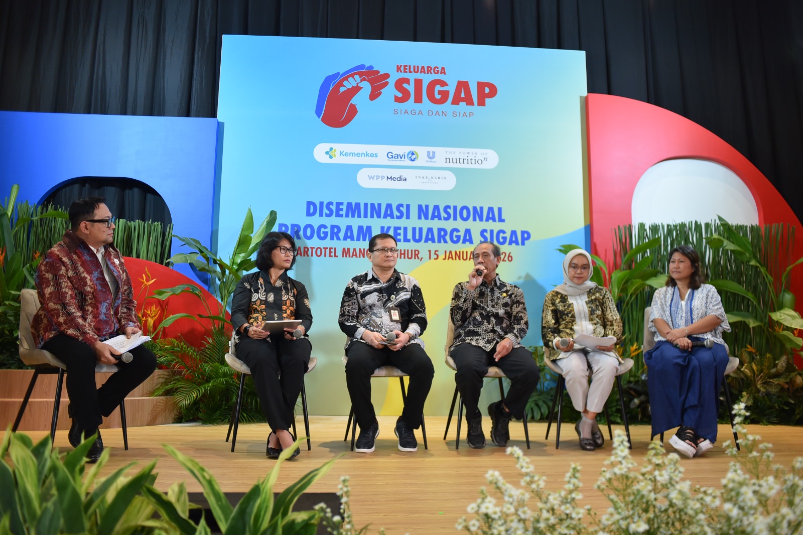 (dari kiri) Ketua Tim Bidang Penyusunan Rencana Prioritas Pemanfaatan Dana Desa, Sappe M. P. Sirait bersama Global Assistant Brand Manager Unilever Lifebuoy, Payal Shah dan Ketua Tim Kerja Surveilans Perilaku Hidup Sehat, Melyana serta Partnerships and Programme Manager The Power of Nutrition, Zubeda Karim dalam diskusi Program Keluarga Sigap di Jakarta, Kamis (15/1/2026). (Beritanasional.com/Oke Atmaja)