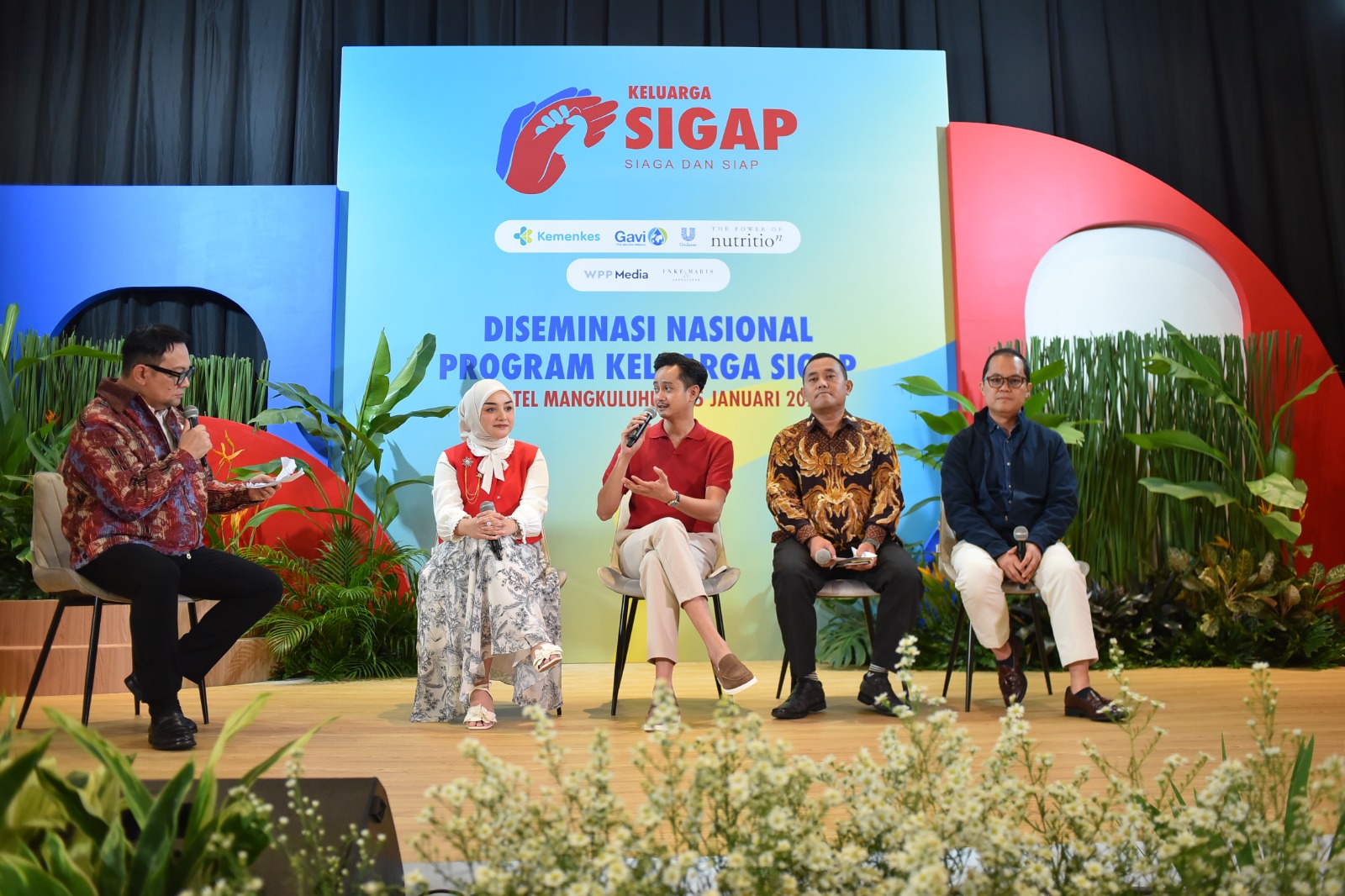 (dari kiri) Ketua Tim Bidang Penyusunan Rencana Prioritas Pemanfaatan Dana Desa, Sappe M. P. Sirait bersama Global Assistant Brand Manager Unilever Lifebuoy, Payal Shah dan Ketua Tim Kerja Surveilans Perilaku Hidup Sehat, Melyana serta Partnerships and Programme Manager The Power of Nutrition, Zubeda Karim dalam diskusi Program Keluarga Sigap di Jakarta, Kamis (15/1/2026). (Beritanasional.com/Oke Atmaja)