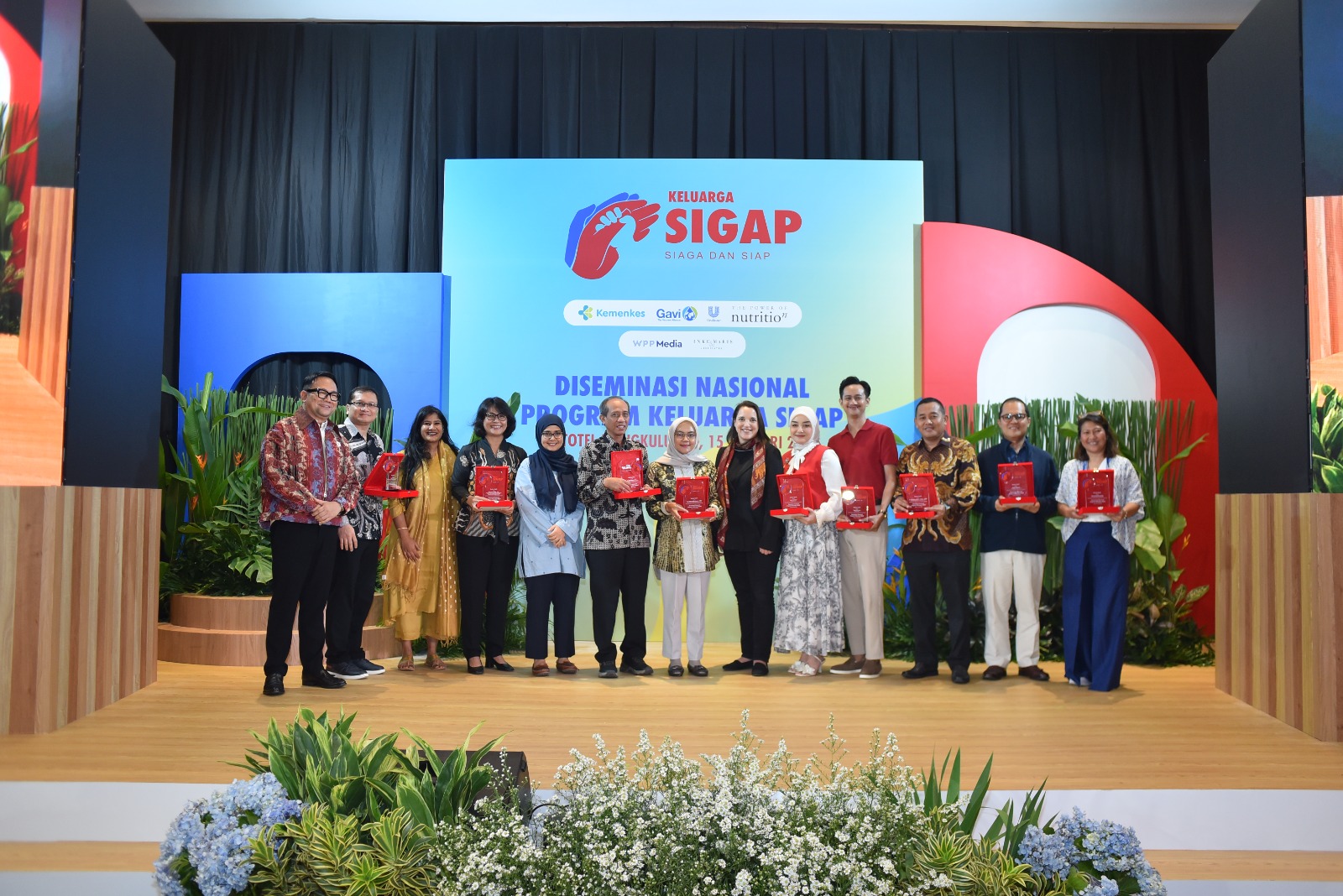 (dari kiri) Ketua Tim Bidang Penyusunan Rencana Prioritas Pemanfaatan Dana Desa, Sappe M. P. Sirait bersama Global Assistant Brand Manager Unilever Lifebuoy, Payal Shah dan Ketua Tim Kerja Surveilans Perilaku Hidup Sehat, Melyana serta Partnerships and Programme Manager The Power of Nutrition, Zubeda Karim dalam diskusi Program Keluarga Sigap di Jakarta, Kamis (15/1/2026). (Beritanasional.com/Oke Atmaja)